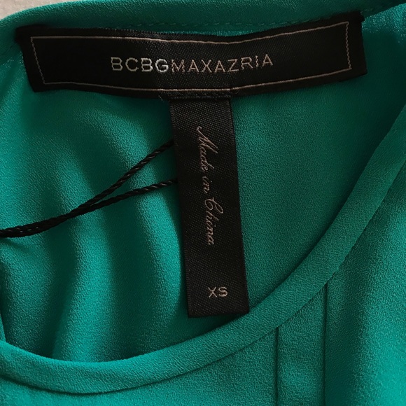 BCBG | MAXAZRIA Sleeveless asymmetric blouse - Picture 4 of 6